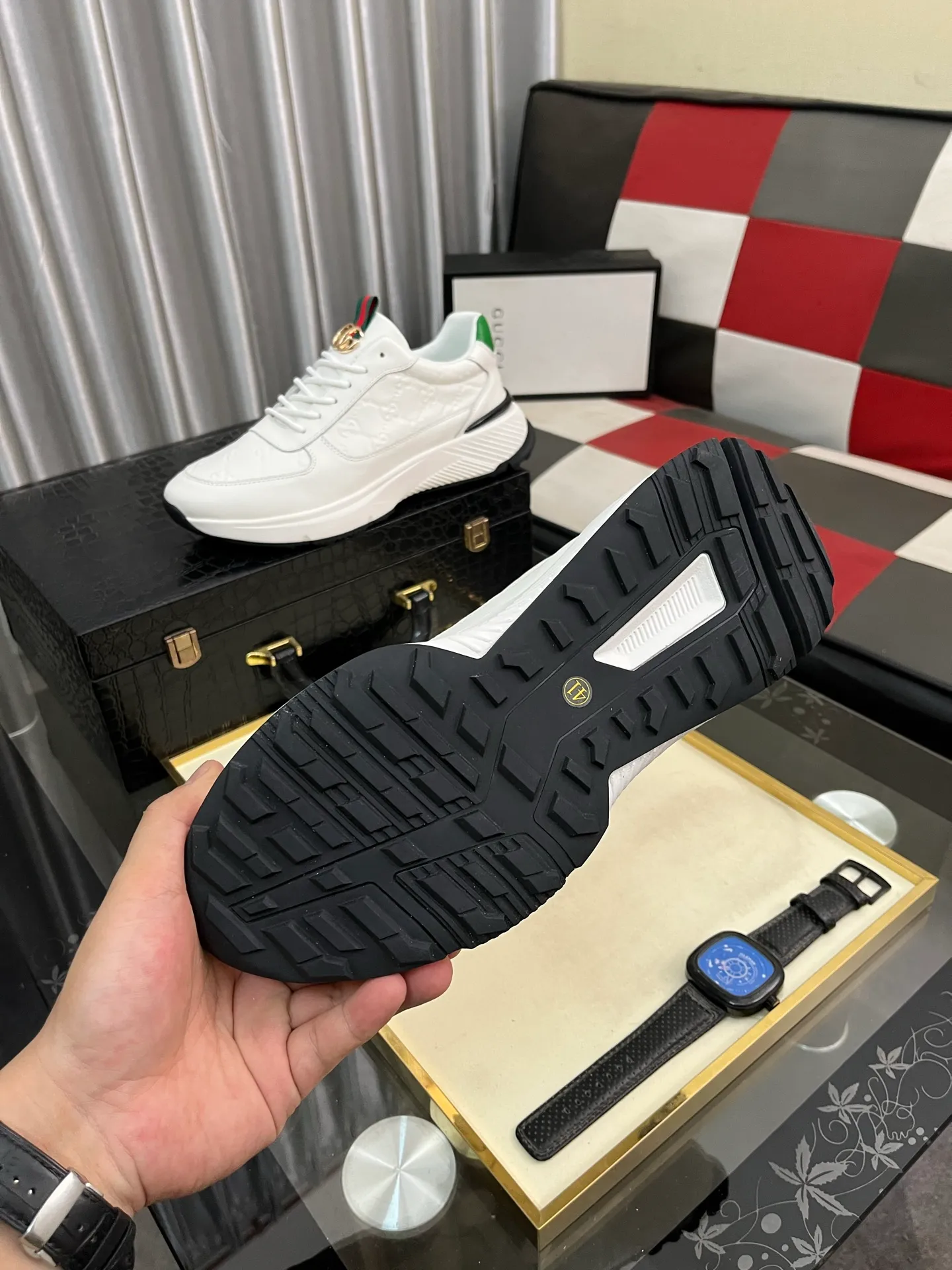 Men's shoes 💰458⌚️⌚️ (GUCCI) Gucci official website men's casual shoes synchronization style, the upper is made of cowhide with imported new brand elements Gucci, showing a good atmosphere, simple design and slip-on style, super versatile, 🐑 leather lining, air-cushion rubber outsole, size 38-442️⃣ colors available